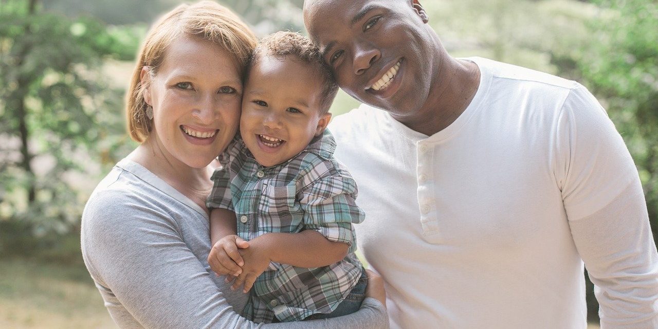 HIGH SCHOOLS CON FAMILIA ¿ES MAS ECONÓMICO? HIGH SCHOOLS CON FAMILIA ¿ES MAS ECONÓMICO?